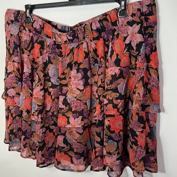 Torrid 3 MINI CRINKLE LUREX TIERED SKIRT - Picture 7 of 11